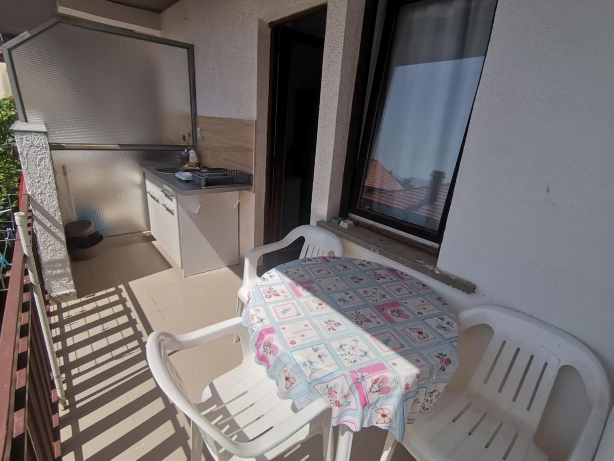 Guesthouse Zimovski Peštani Eksteriør billede