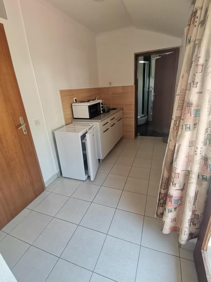 Guesthouse Zimovski Peštani Eksteriør billede