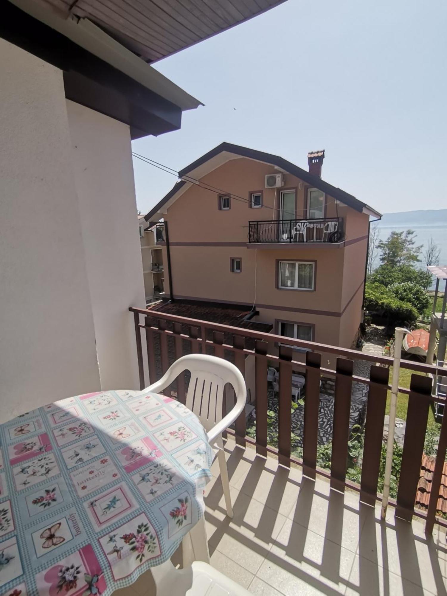 Guesthouse Zimovski Peštani Eksteriør billede