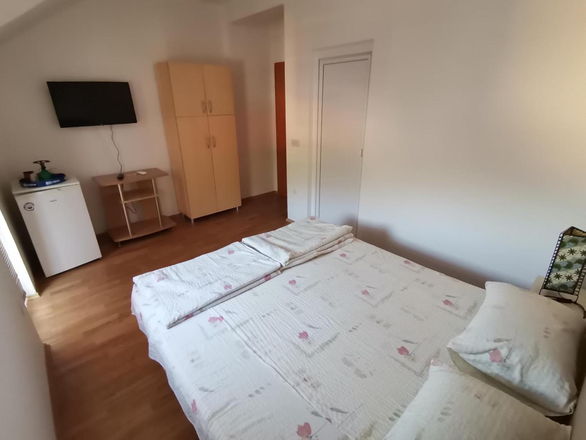 Guesthouse Zimovski Peštani Eksteriør billede
