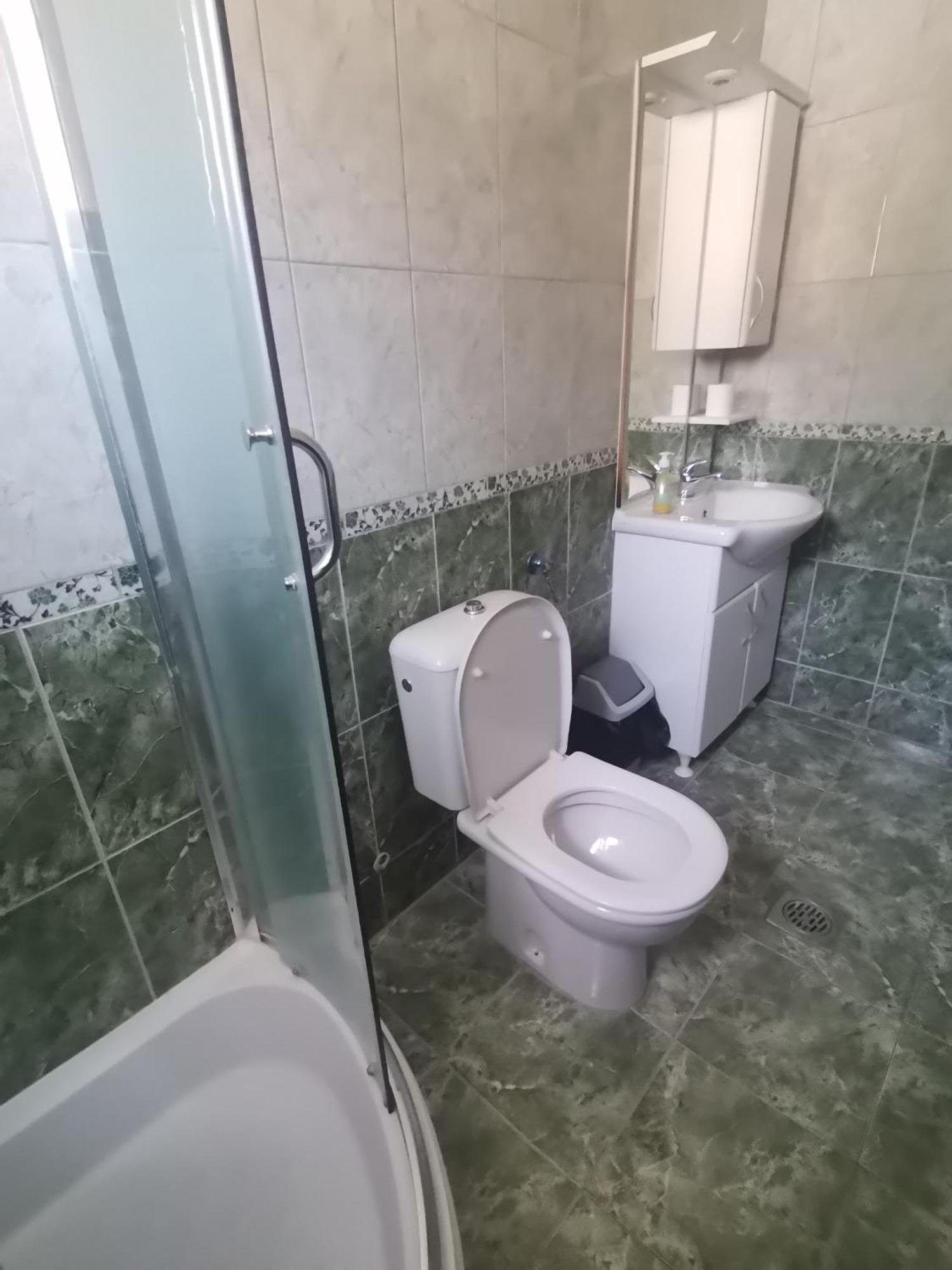 Guesthouse Zimovski Peštani Eksteriør billede