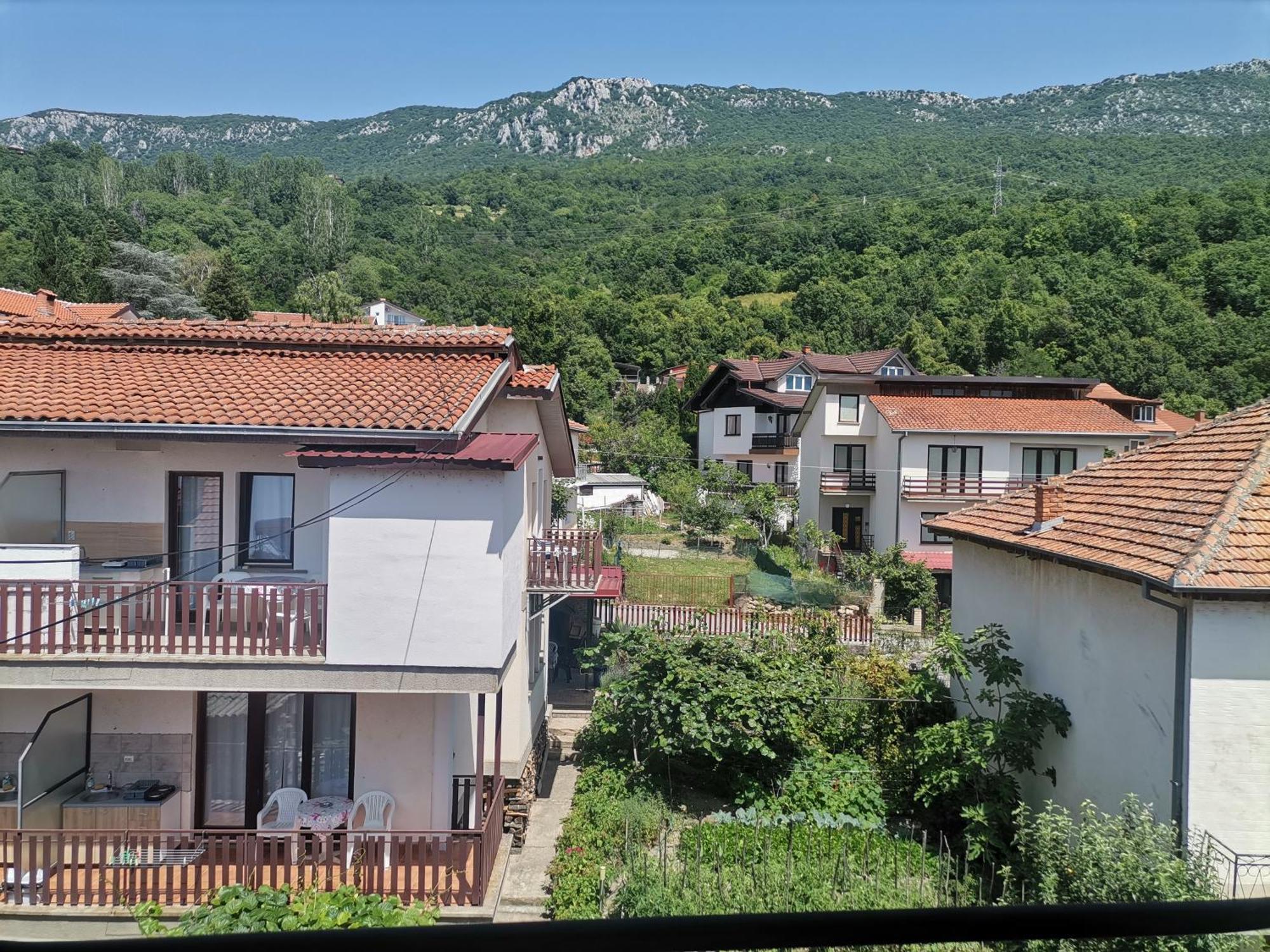 Guesthouse Zimovski Peštani Eksteriør billede