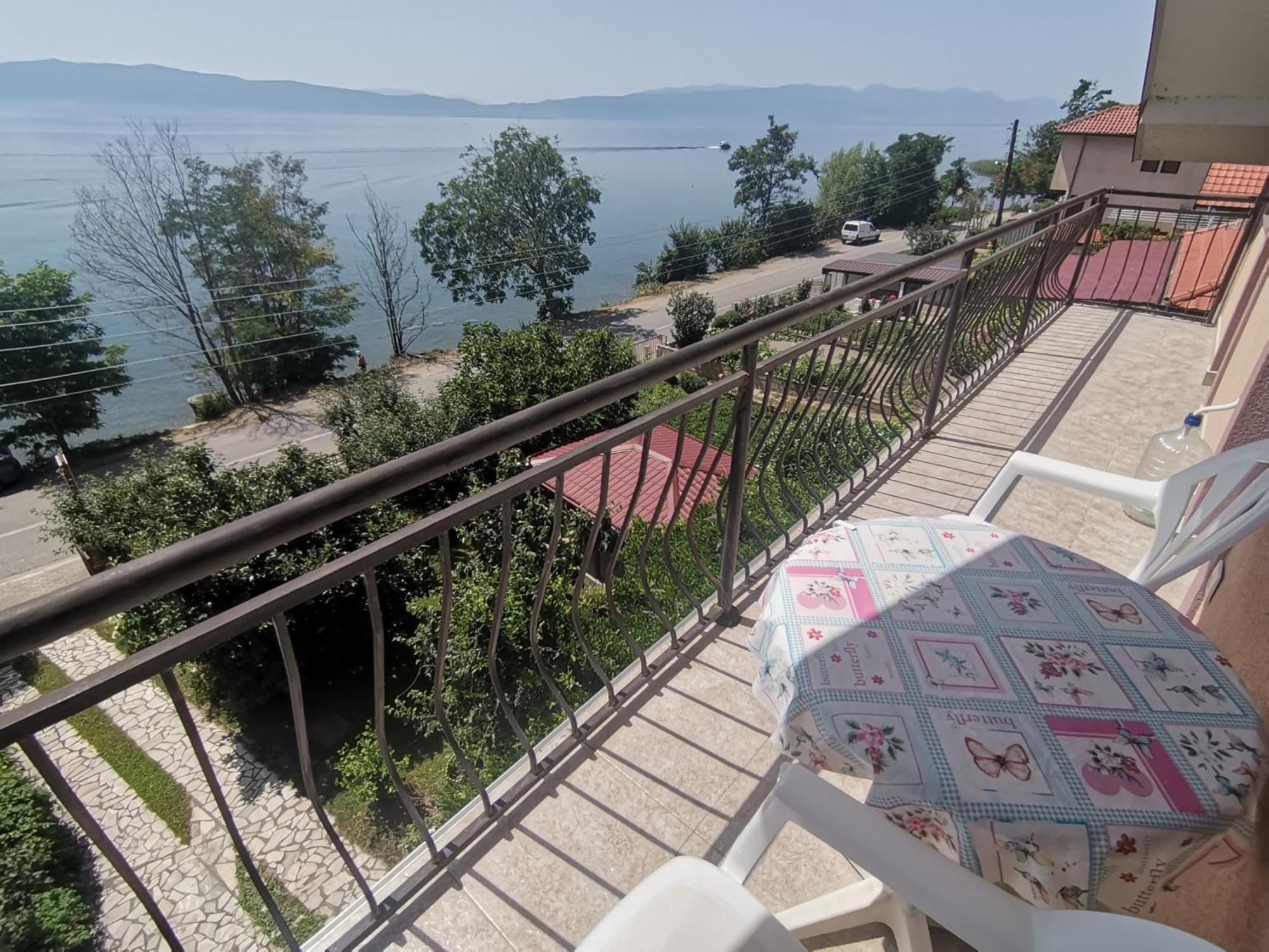 Guesthouse Zimovski Peštani Eksteriør billede