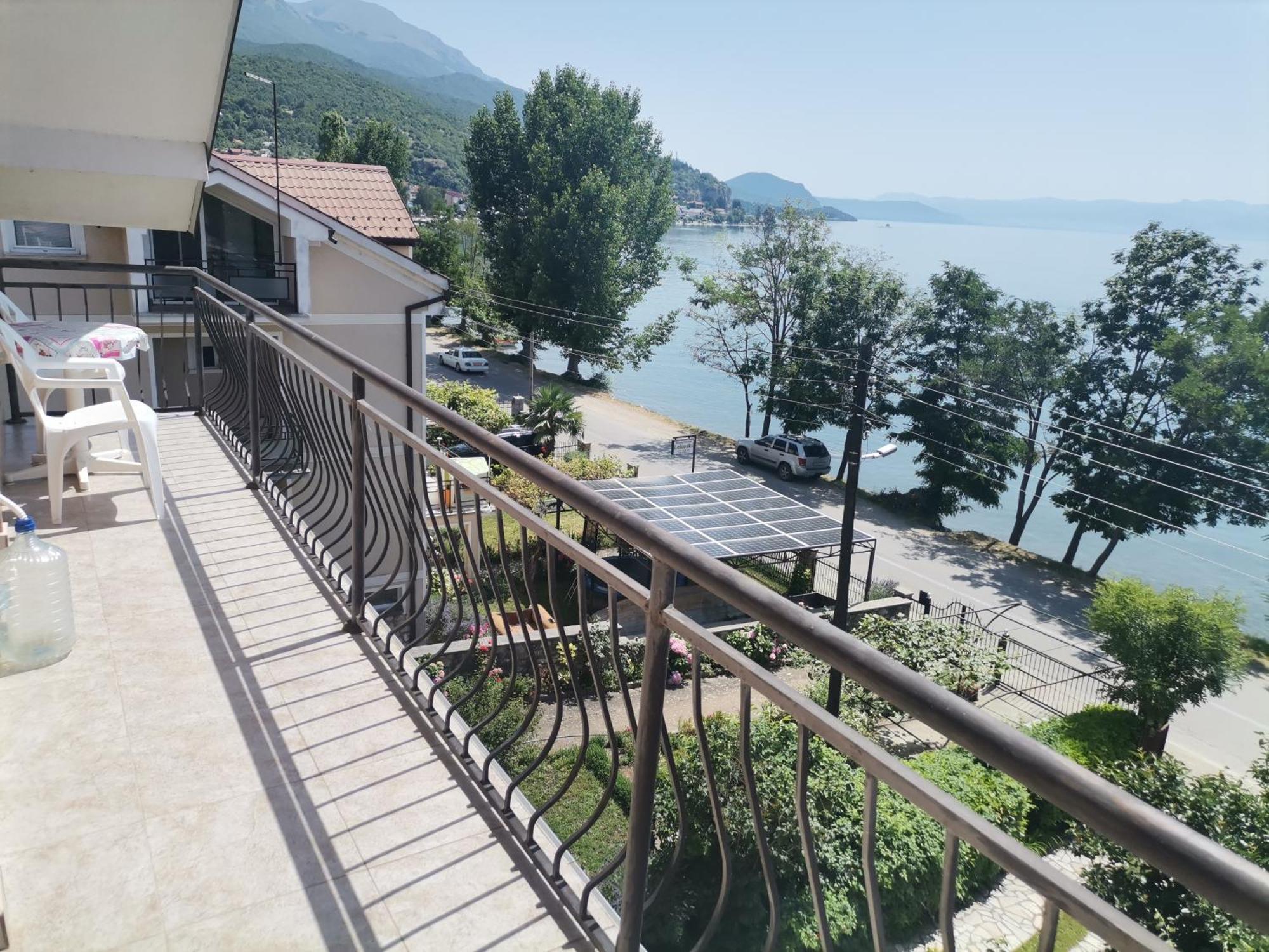 Guesthouse Zimovski Peštani Eksteriør billede