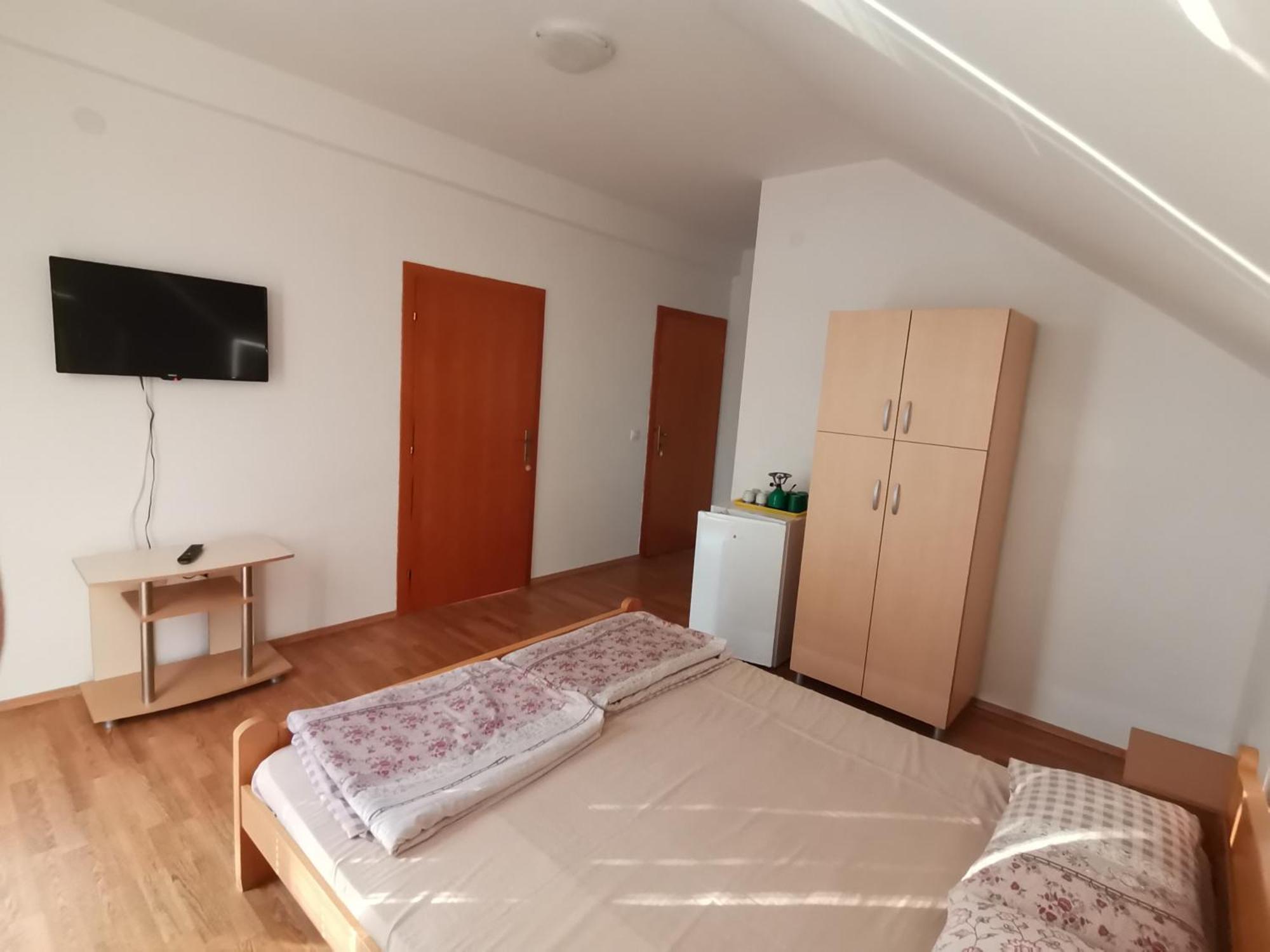 Guesthouse Zimovski Peštani Eksteriør billede
