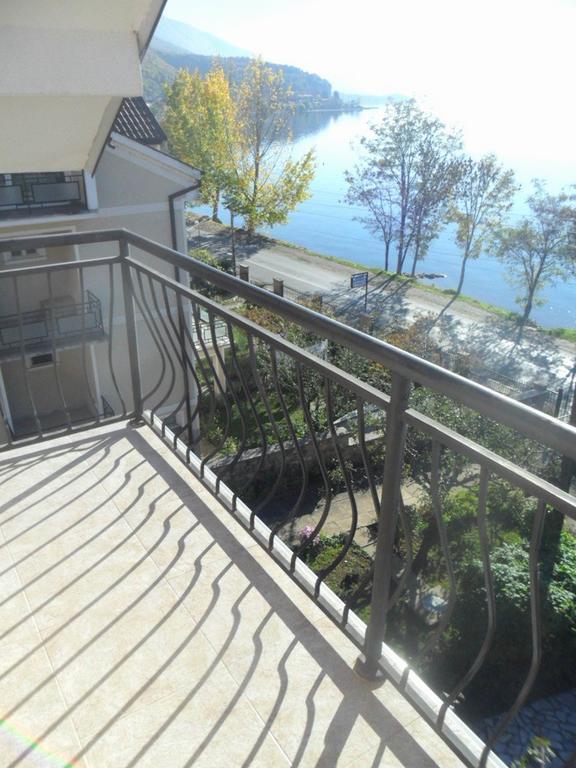 Guesthouse Zimovski Peštani Eksteriør billede