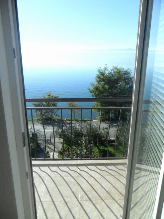 Guesthouse Zimovski Peštani Eksteriør billede
