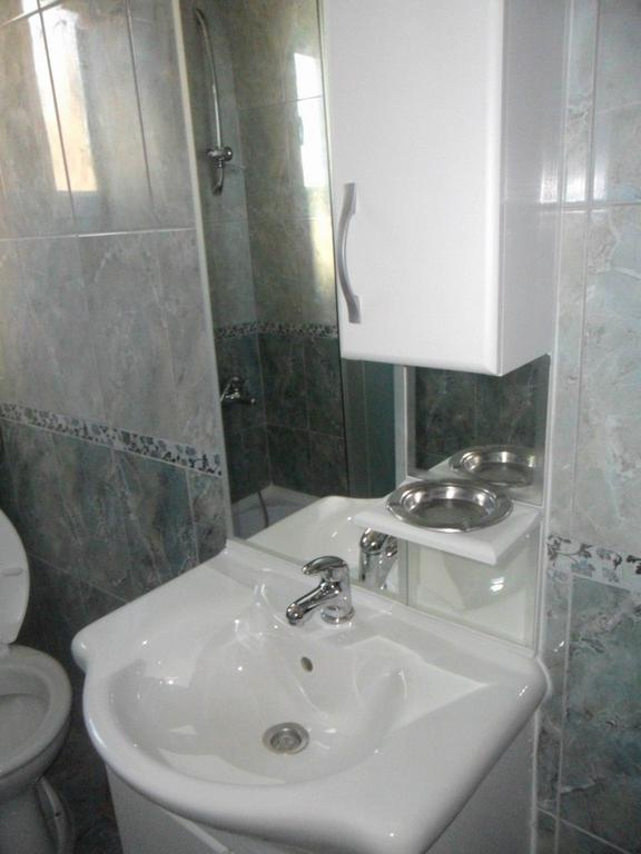 Guesthouse Zimovski Peštani Eksteriør billede