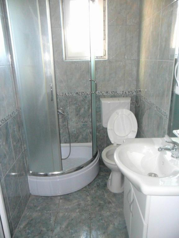 Guesthouse Zimovski Peštani Eksteriør billede