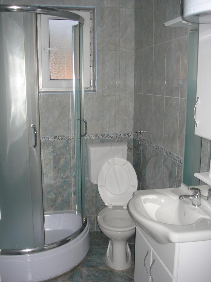 Guesthouse Zimovski Peštani Eksteriør billede