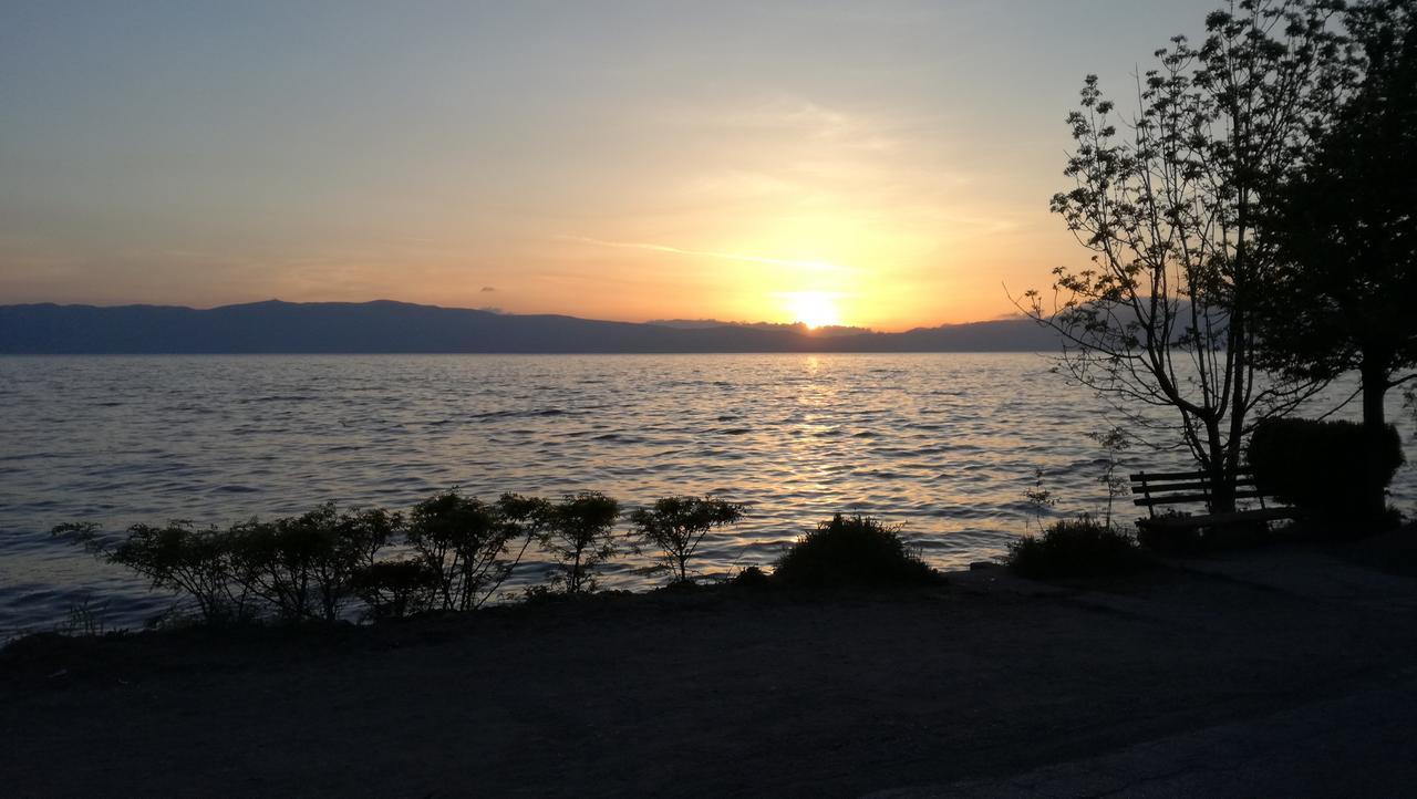 Guesthouse Zimovski Peštani Eksteriør billede