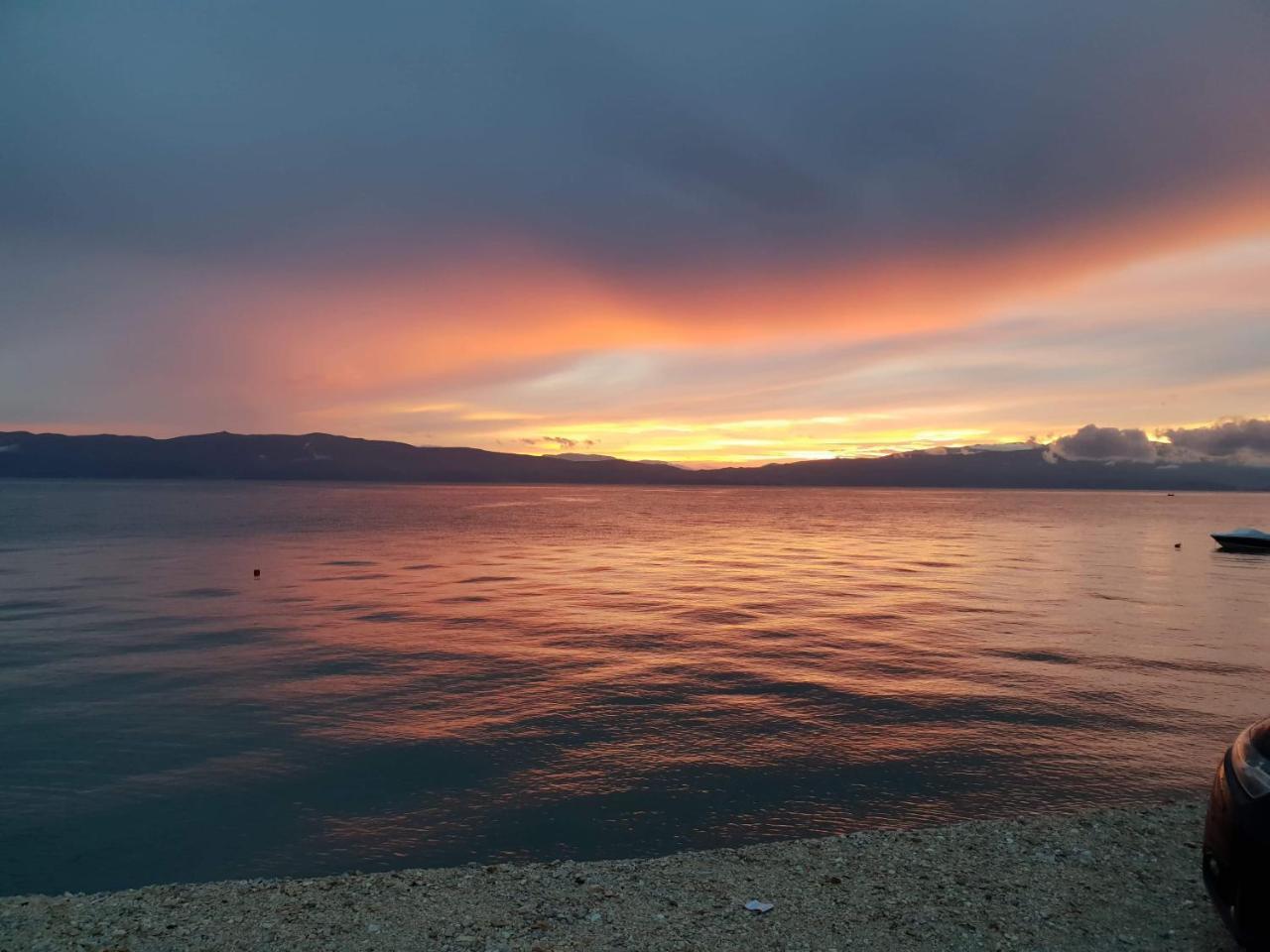 Guesthouse Zimovski Peštani Eksteriør billede
